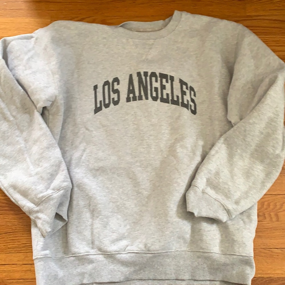 Aritzia TNA sweatshirt